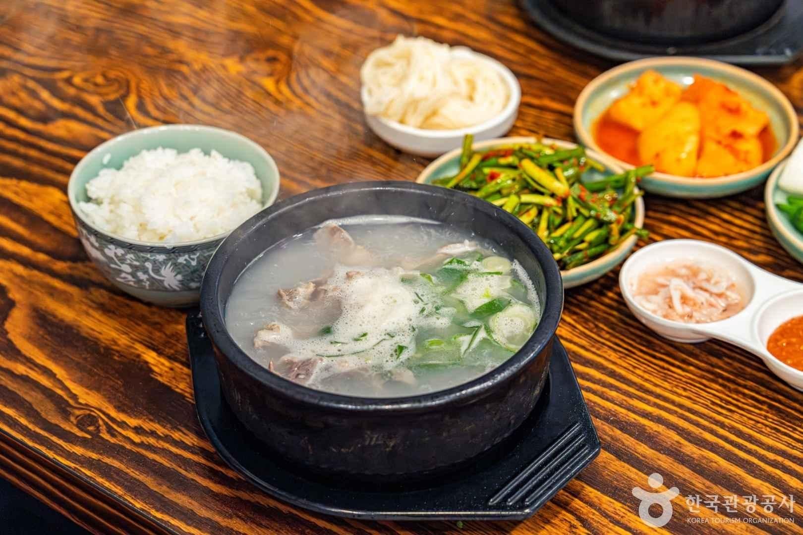 Dwaejigukbap (Pork and Rice Soup)