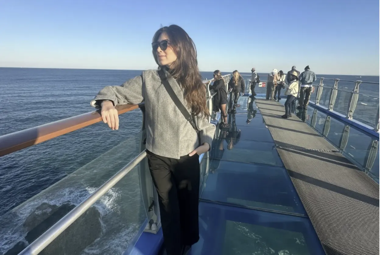 Thumbnail image of Glass-Bottom Walk at Oryukdo Island Skywalk