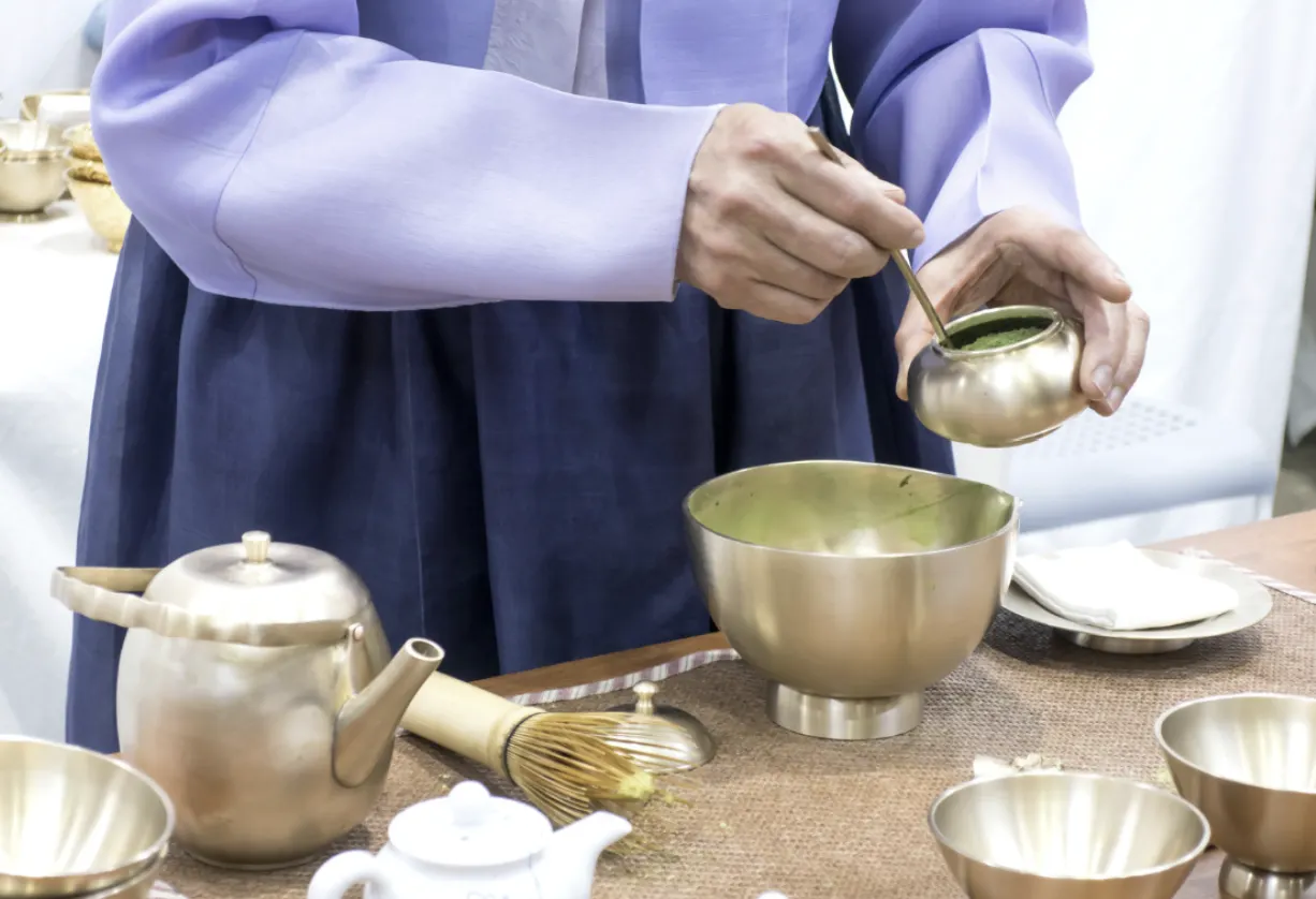 Thumbnail image of Traditional Tea Making at Bibibidang